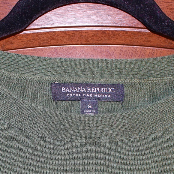 Banana Republic merino wool sweater - Picture 3 of 3